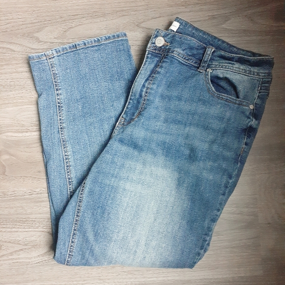 EST. 1946 Denim Cropped Jeans - Picture 1 of 6